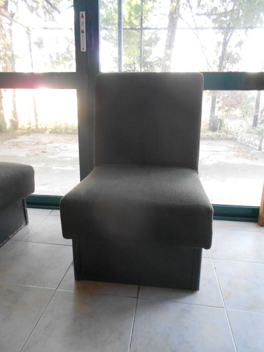 маса и четири  стола