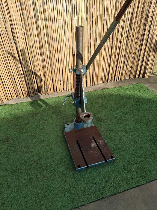 Голяма масивна стойка за бормашина