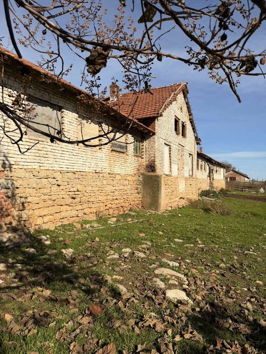 Продава се Промишлена сграда в с. Коевци, Област Велико Търново - 1040 кв.м за 98 €/кв.м - Снимка #1