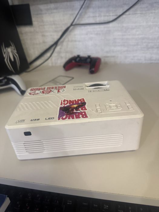 LED-проектор с наклейками