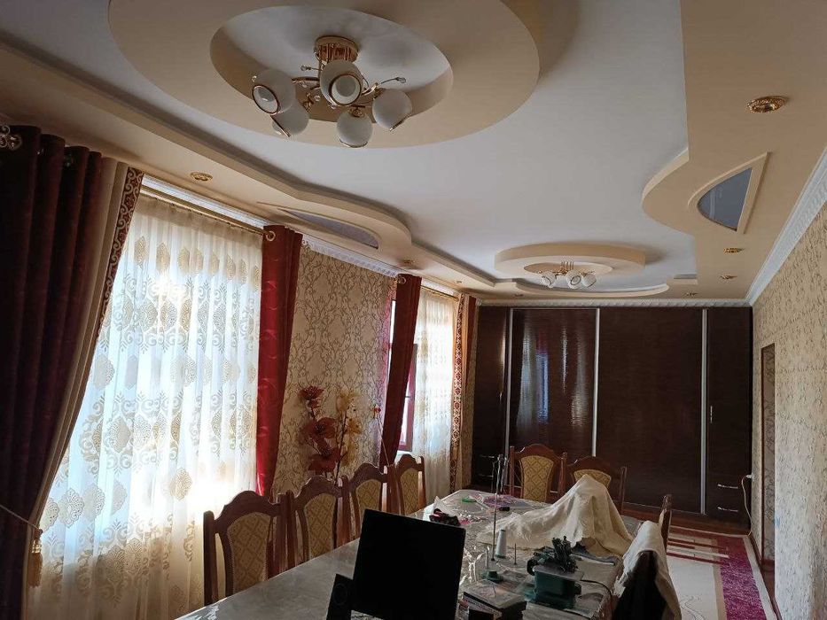 Қибрайда файзли ҳовли сотилади / Продается уютный двор в Кибрае