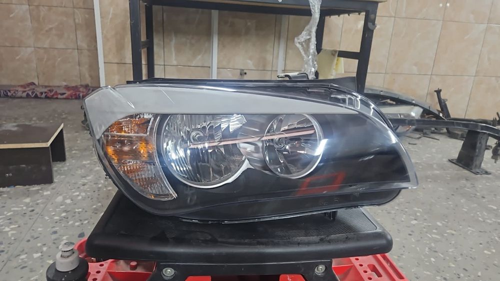 Фары на бмв х1 2011 года