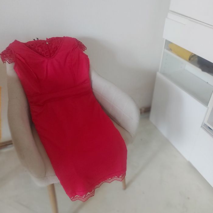Vind rochie din dantela , marimea M