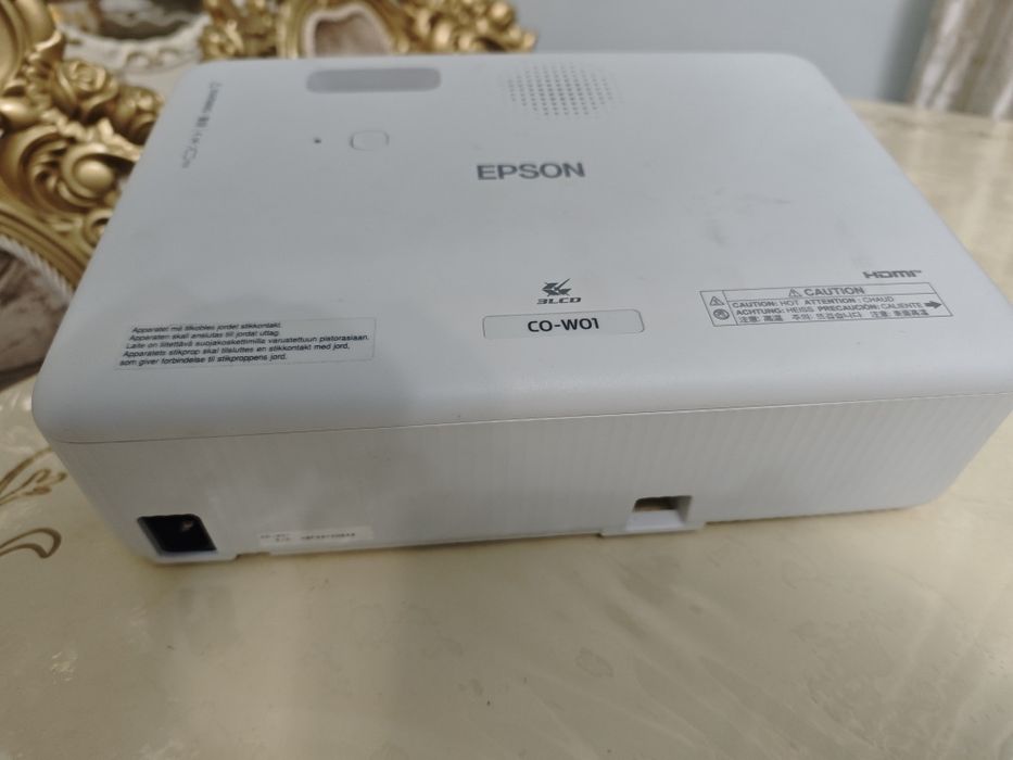 Проектор Epson CO-W01