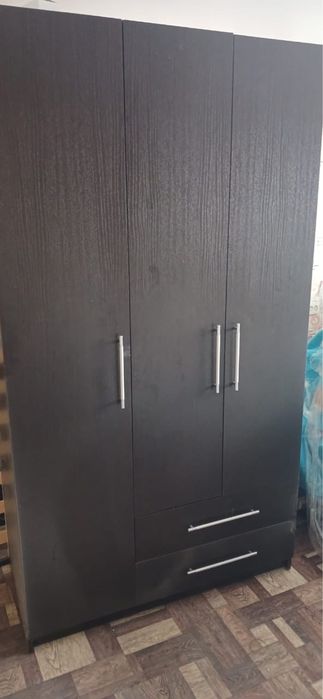 Продам шкаф Цена 20000