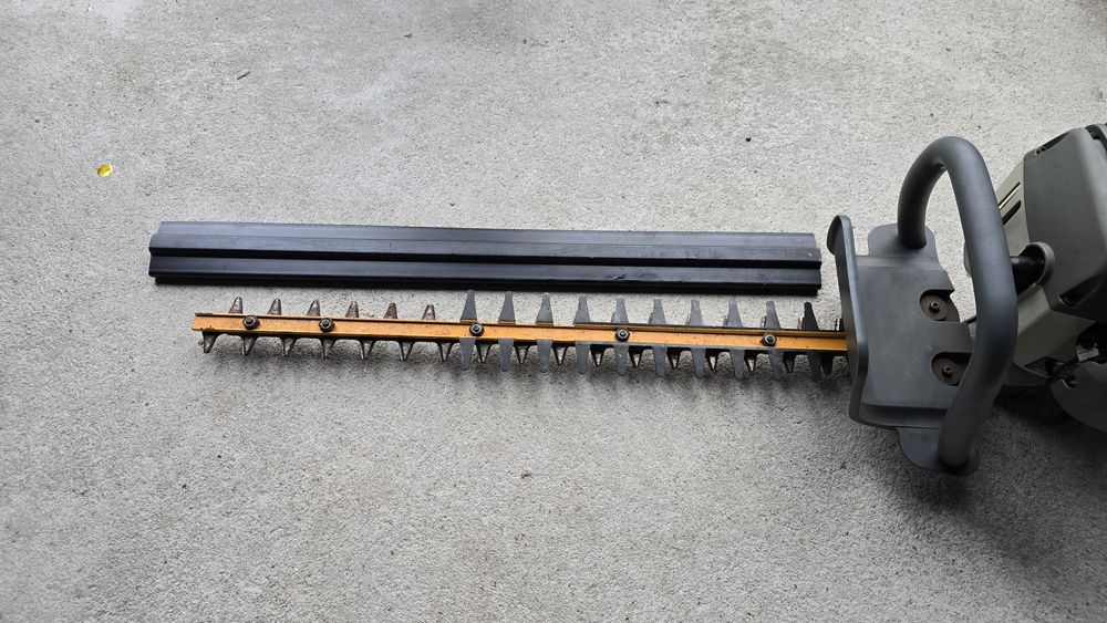 Trimmer Foarfeca gard viu Ryobi benzina