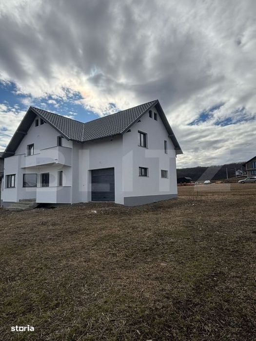 Casa individuala 196 mp | 4 dormitoare | garaj | teren 400 mp | Ipotes