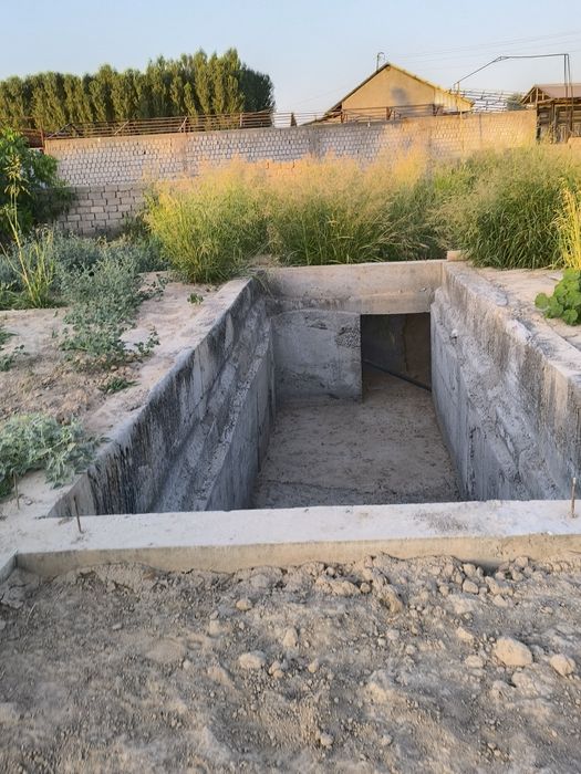 Вилла куриш учун мулжалланган 20 сотих бог девор уралган