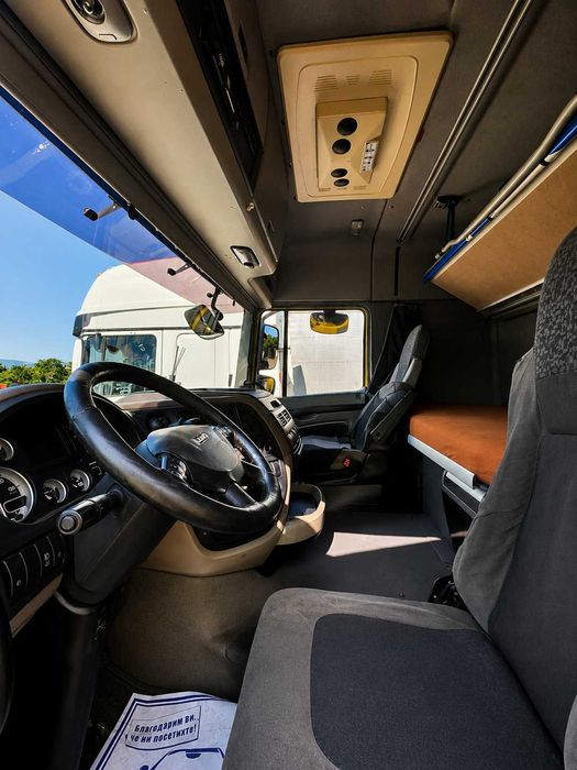 Влекач Daf XF 105