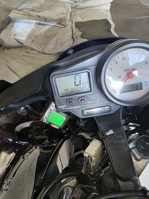 Vând Yamaha  YZF R6