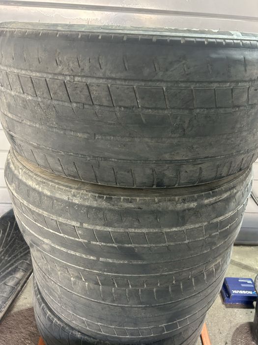 Шины 235 45 R18 3 баллона