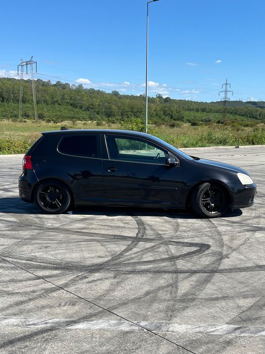 Vând golf 5 1.9 tdi