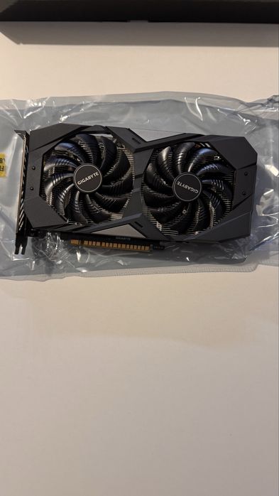Gigabyte GeForce GTX 1650 SUPER Windforce OC 4GB GDDR6 + cutie