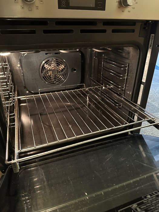 Пиролитична парова фурна за вграждане Whirlpool, цвят инокс, самопочистваща се