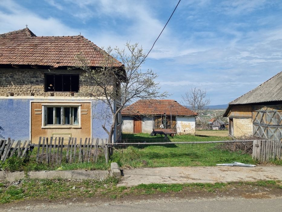 Casa cu teren 44 arii