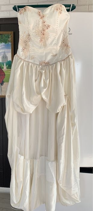 Продам шикарное платье