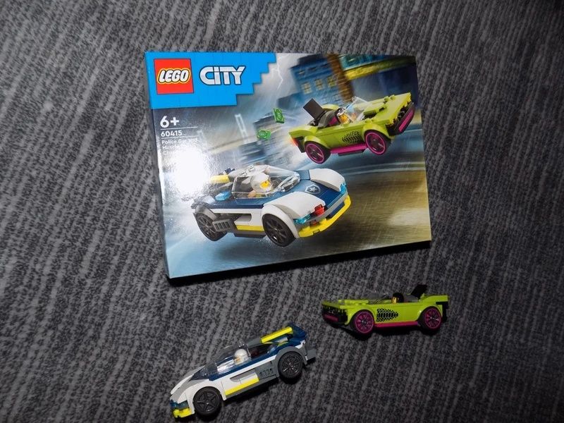 LEGO® City - Urmarire cu masina de politie si masina puternica (60415)