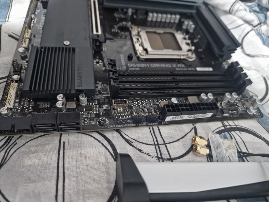 Placa de Baza Gigabyte B650M Gaming X AX , AM5