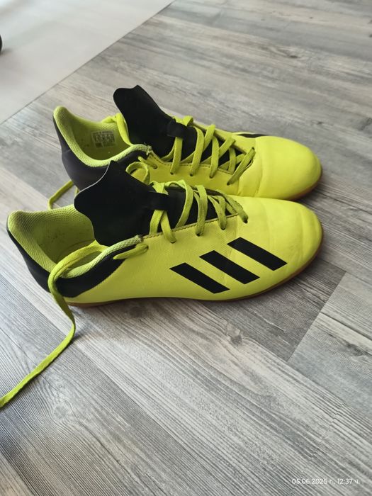 Маратонки  Adidas номер 38,5