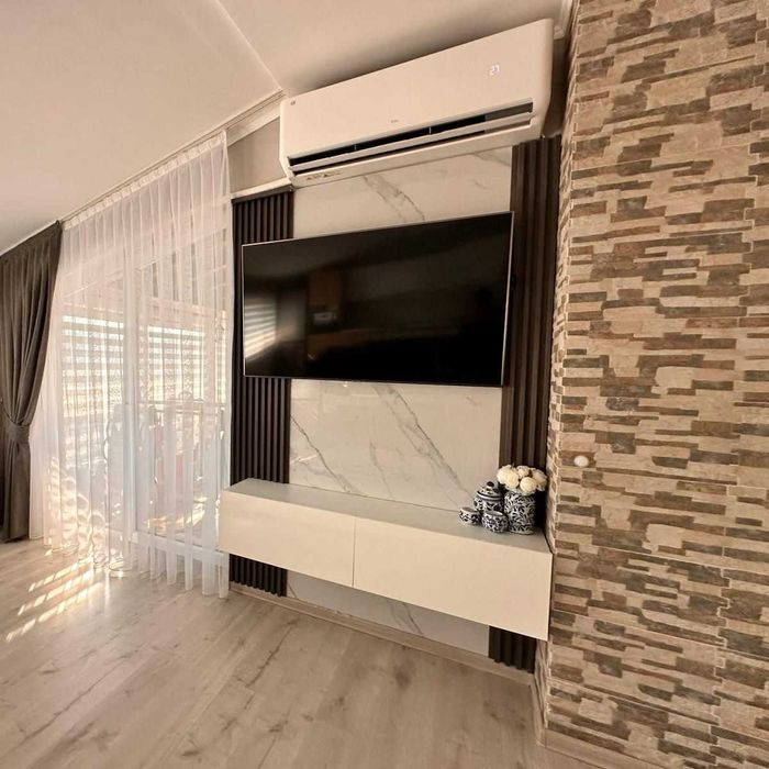 Декоративен панел бял мрамор 270х122см