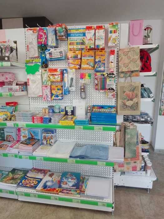 Метални стелажи за книжарница/НОВИ/