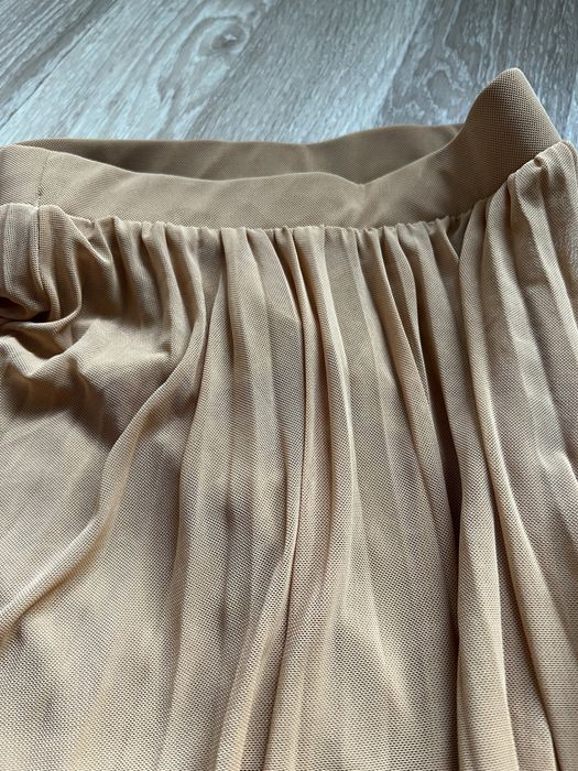 Нова бежова пола Sinsay - без етикет