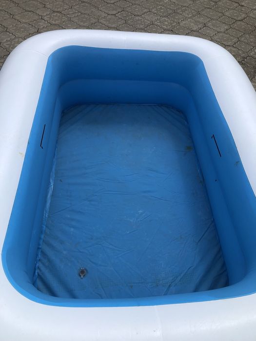 Детский Бассейн продам в отличном состоянии