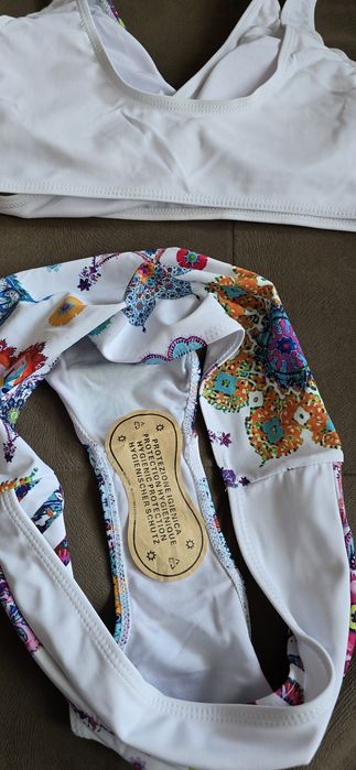 Нов бански размер L