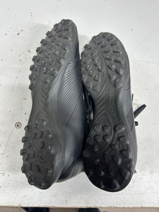 Футбольные кроссовки Adidas