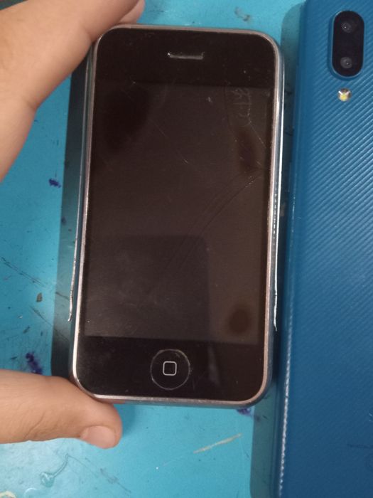 iPhone 2G 8GB ishlamidi orginlai kolleksiya uchn