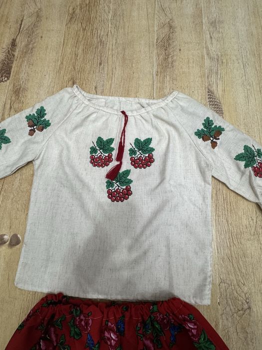 Costum traditional fetita