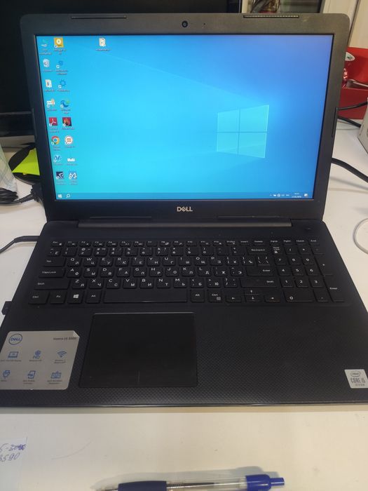 Ноутбук Dell Vistro 15 3590