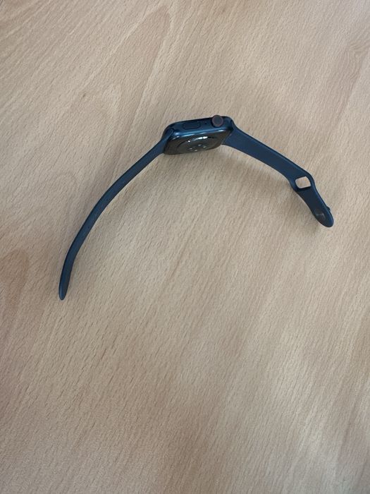Часовник на Apple watch 8серия на 100% капацитет