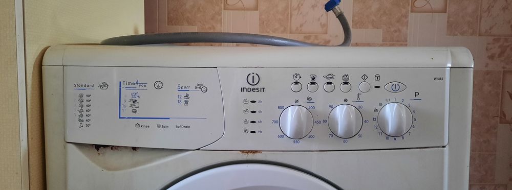 Стиральная машина Indesit WIL 85