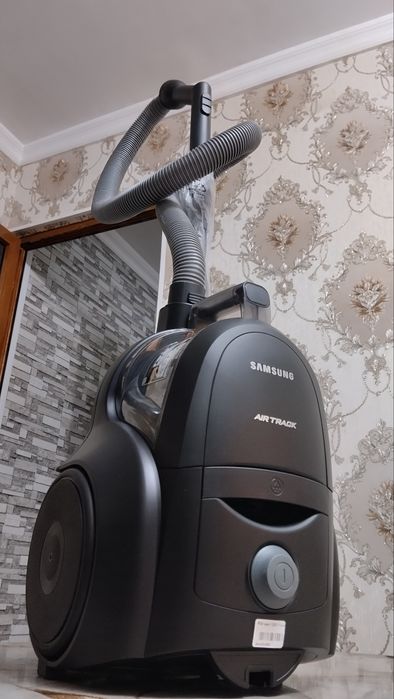 Продаётся пылесос с гарантией