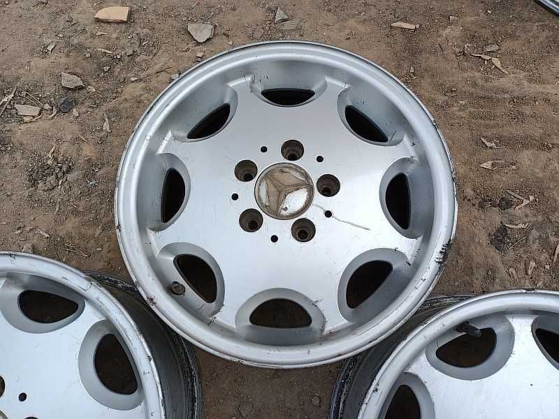 Продам легкосплавные диски на Mercedes
