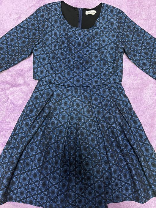 Платья, шорты, футболки.