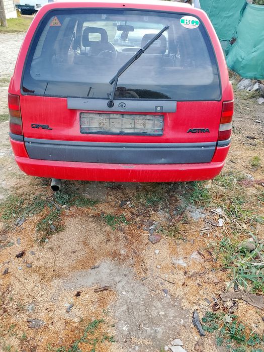 Продава се Opel Astra F 1.4 бензин на части