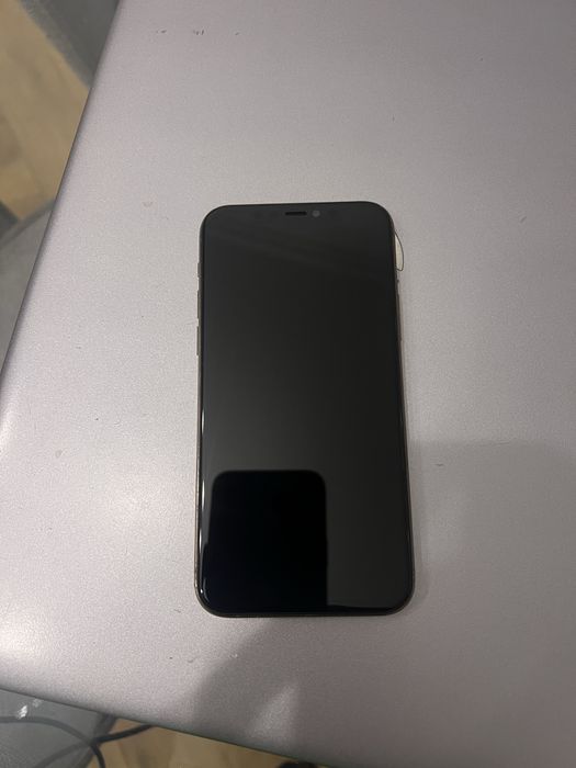 Iphone 11 pro  (liber de retea)