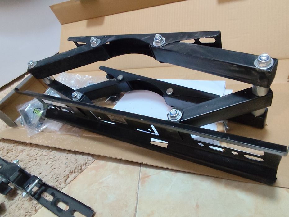 Въртяща стойка за телевизор