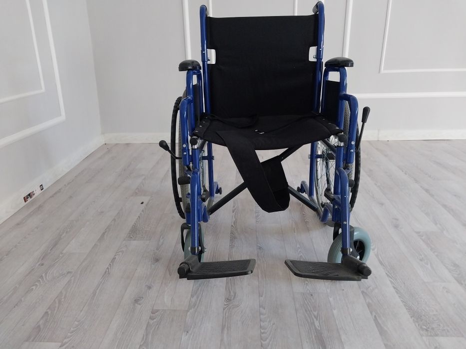 Инвалидная коляска, складная