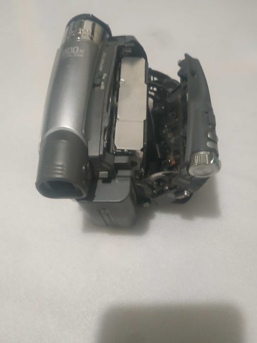 Продам видеокамеру sony