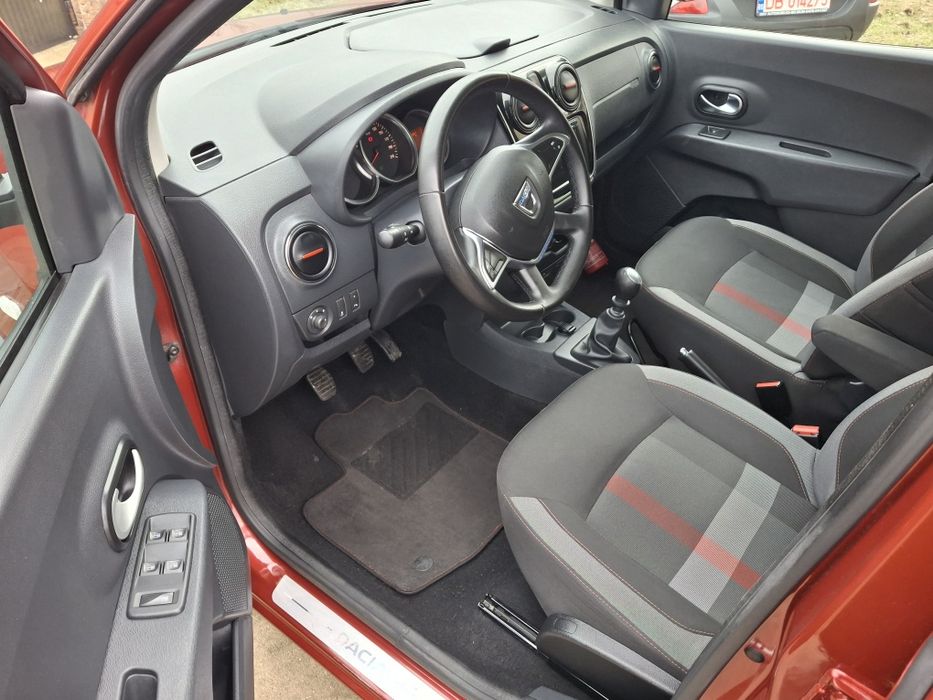 Dacia lodgy stepway tehroad 1.3 tce 7 locuri Rate cu Buletinul  2019
