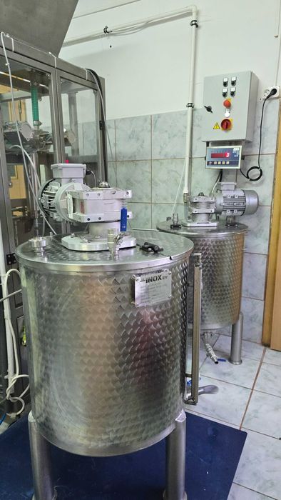 Vând Linie semiautomată Fabricație Miere și Produse Cosmetice