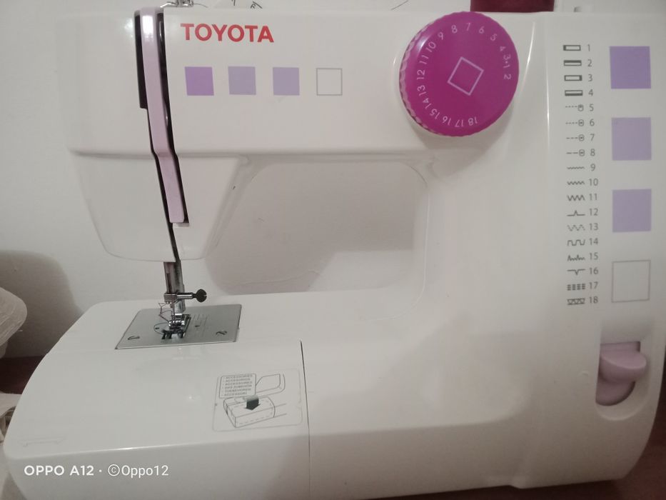 Продам швейную машинку