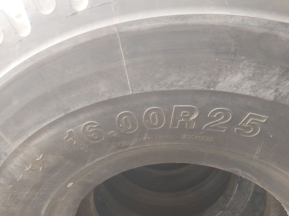 Продам шины погрузчика и для кран 100тонн 50тонн