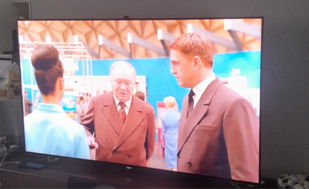 Телевизор Самсунг 216см