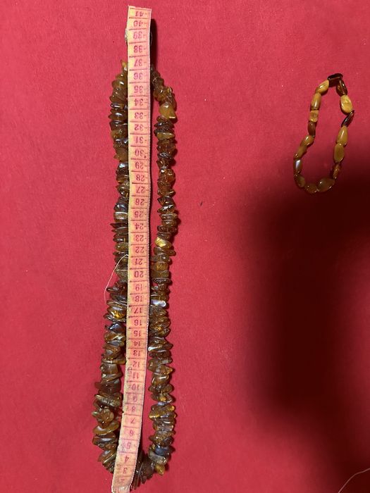 Старинна огърлица от необработван кехлибар и гривна