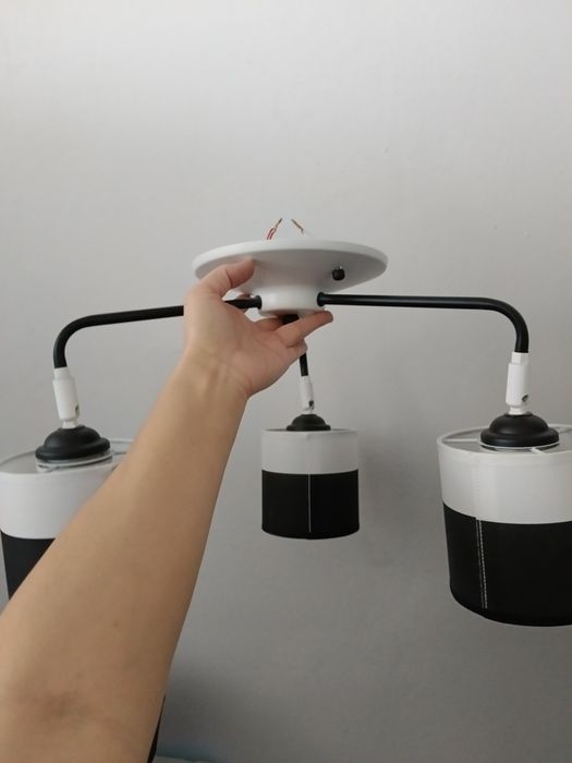 Продам люстру 3- рожковую