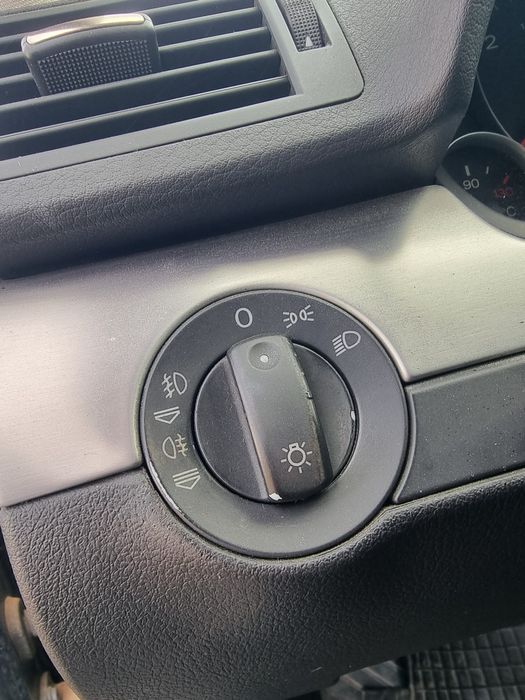 Audi a4 b7 2.0tdi BPW 2006г автоматик на части 
Фарове ксенон с лупа ,